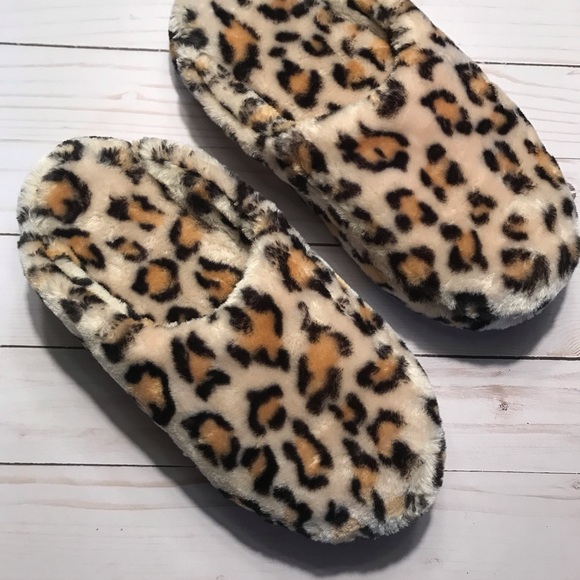 leopard fuzzy slippers